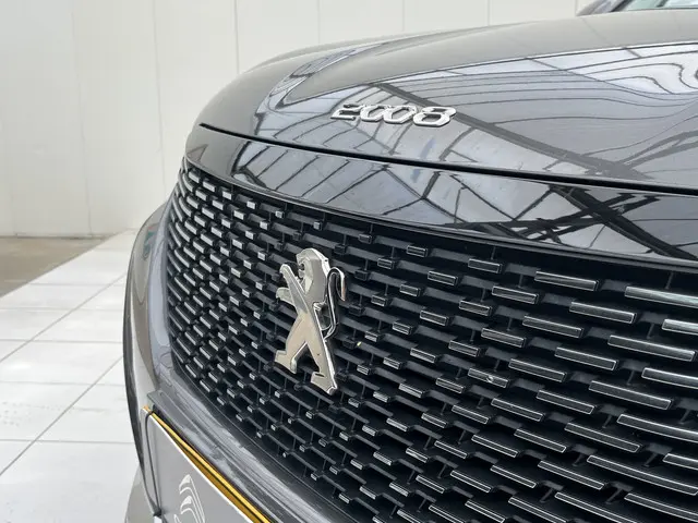 Peugeot 2008 PureTech 100 Allure 2021 Benzine 32