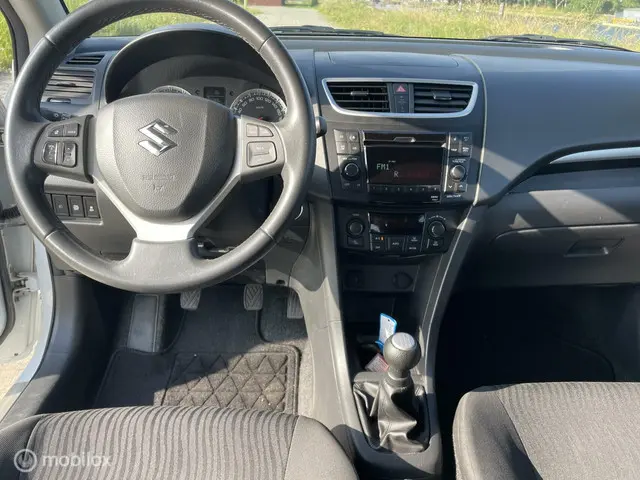 Suzuki Swift 1.2 Colorline EASSS 2013 Benzine 5