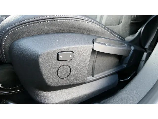 BMW 1 Serie 118i Executive Edition 2020 Benzine 20