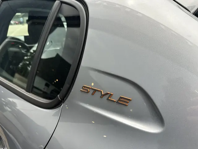 Peugeot 208 1.2 Style 2025 Benzine 35