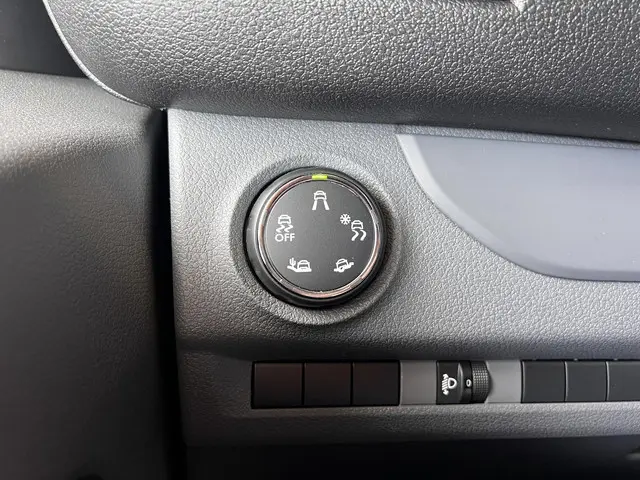 Peugeot Expert 2.0 BlueHDI 145 S&S 2023 Diesel 29