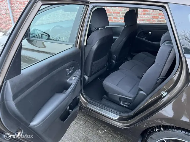 Kia Carens 1.6 GDi ComfortLine 2014 Benzine 18