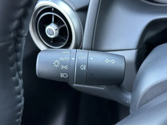 Mazda 2 1.5 Skyactiv-G Luxury 2023 Benzine 37