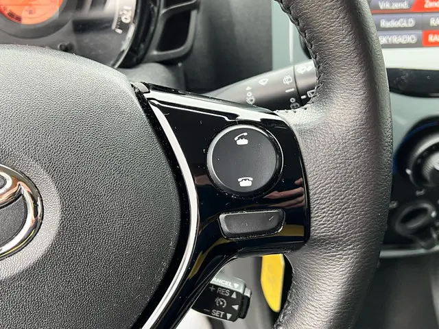 Toyota Aygo 1.0 VVT-i x-play 5-deurs 2018 Benzine 18