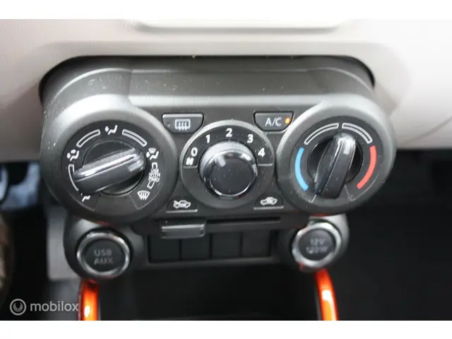 Suzuki Ignis 1.2 Stijl half leder, 12.000km 2019 Benzine 17
