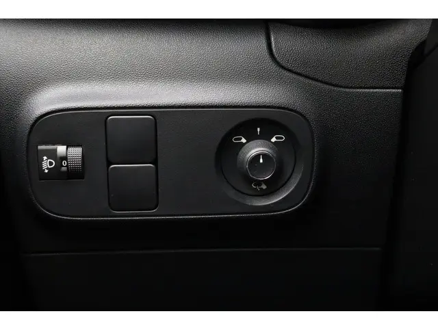 Citroën C3 1.2 PureTech Shine 2021 Benzine 30