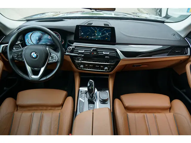 BMW 5 Serie Touring 530i xDrive Executive 2017 Benzine 9