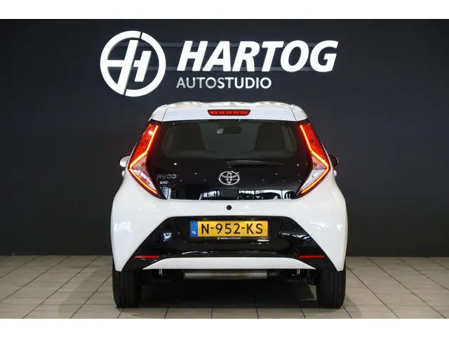 Toyota Aygo 1.0 VVT-i x-play 2021 Benzine 11