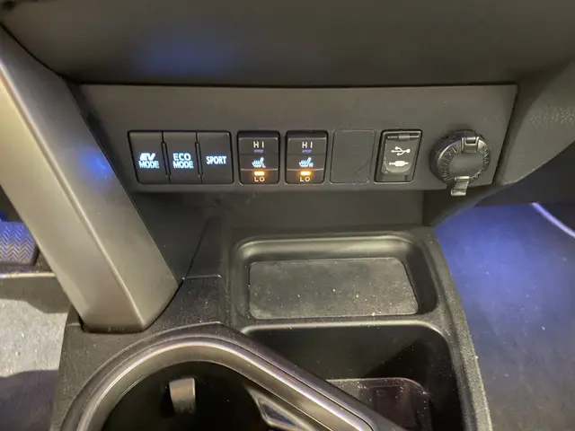 Toyota RAV4 2.5 Hybrid AWD Style 2017 Hybride Benzine 12