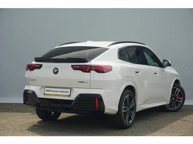 BMW iX2 eDrive20 2025 Elektrisch 2