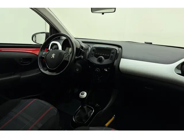 Peugeot 108 1.0 e-VTi Envy 2016 Benzine 10