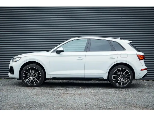 Audi Q5 50 TFSI e S edition 2021 Hybride Benzine 3