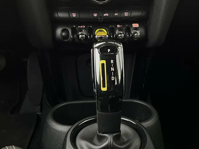 MINI Electric Mini Essential 33 kWh 2021 Elektrisch 13