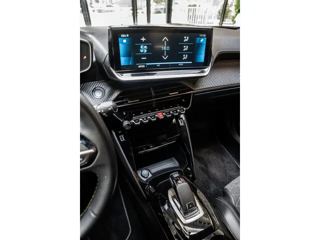 Peugeot 2008 1.2 PureTech GT Pack 2022 Benzine 22