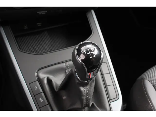 SEAT Arona 1.0 TSI Style 2020 Benzine 14