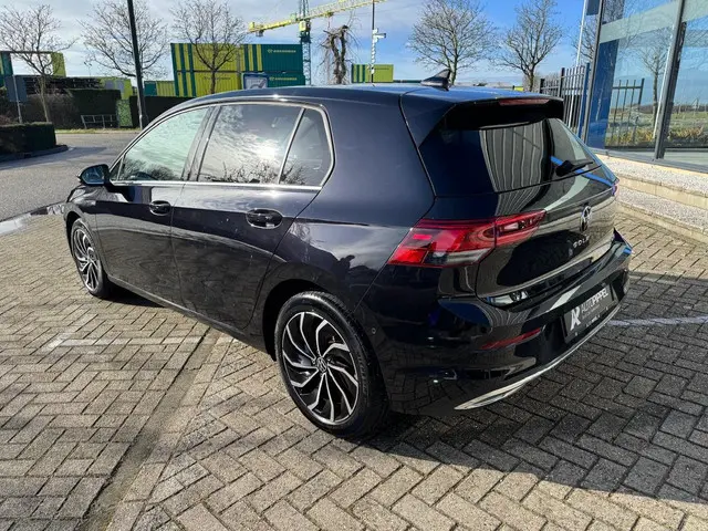 Volkswagen Golf 1.5 eTSI Style 2022 Benzine 4