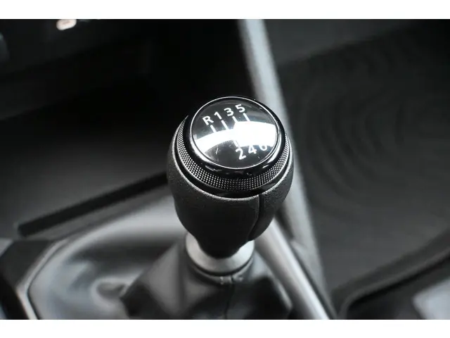 Dacia Duster TCe 130 mild hybrid Journey 2024 Benzine 20