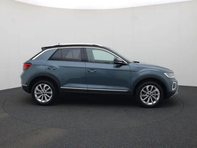 Volkswagen T-Roc 3