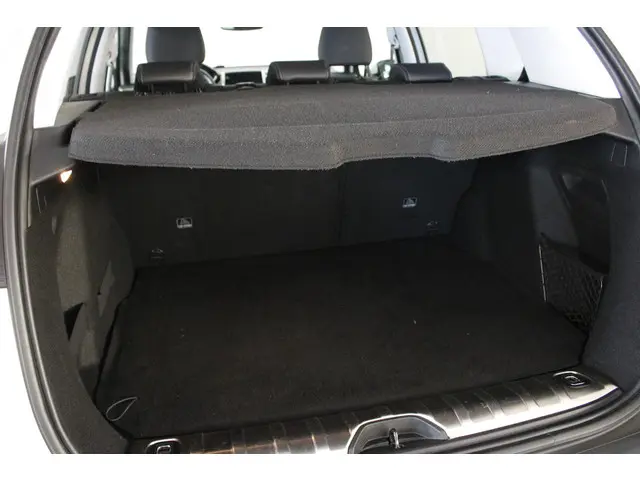 Peugeot 2008 1.2 PureTech Allure 110 PK. 2017 Benzine 32