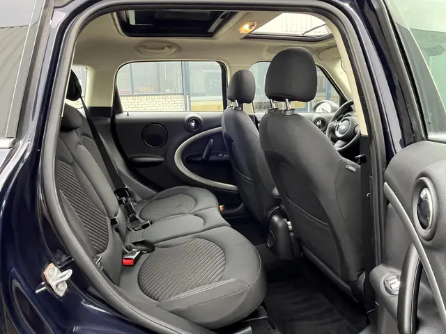 MINI Countryman 1.6 One Knockout Edition 2014 Benzine 28