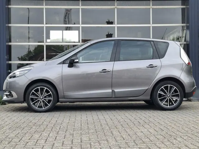 Renault Scénic TCe 115 Bose 2013 Benzine 2