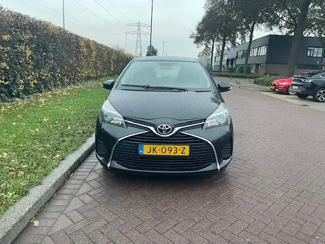 Toyota Yaris 2