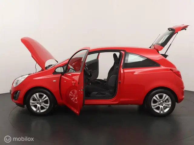 Opel Corsa 1.2-16V Berlin 2014 Benzine 19