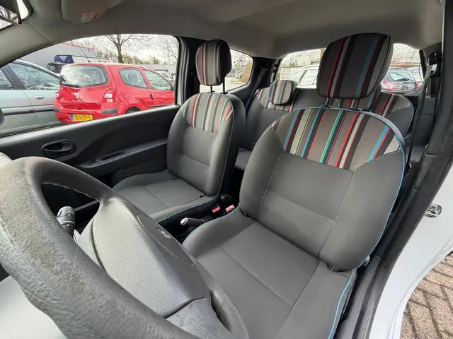 Renault Twingo 1.2 16V Parisienne 2014 Benzine 6