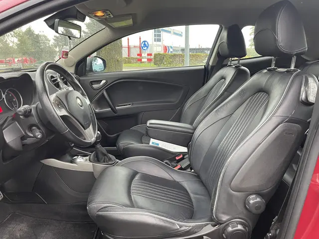 Alfa Romeo MiTo 1.3 JTDm ECO Distinctive 2013 Diesel 6