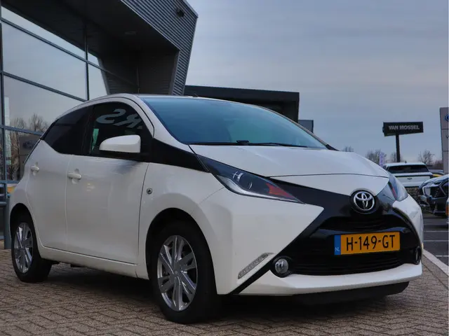 Toyota Aygo 1.0 VVT-i x-cite 2018 Benzine 6