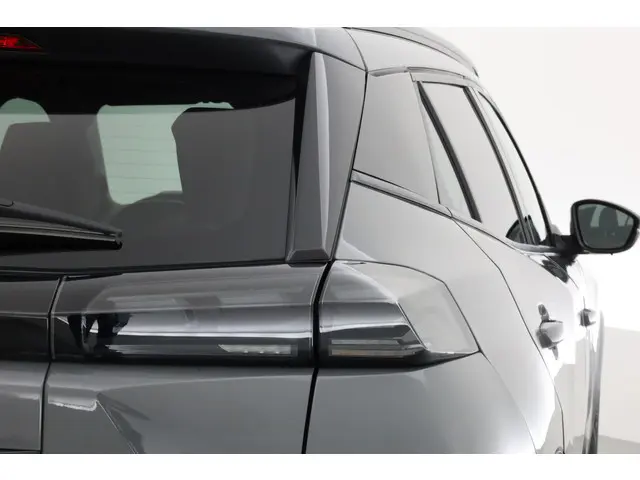 Peugeot 2008 1.2 PureTech 130 Allure 2024 Benzine 26