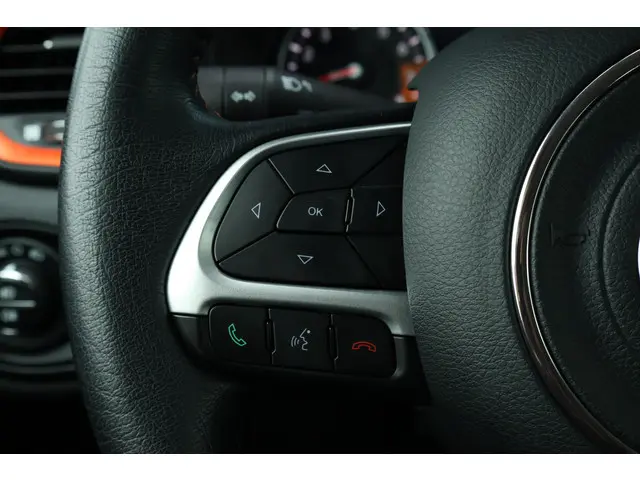 Jeep Renegade 1.4 MultiAir Opening Edition 2015 Benzine 17