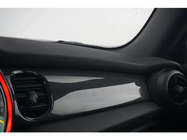 MINI 3-Deurs Cooper 2022 Benzine 13