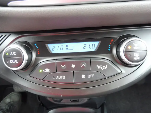 Toyota Yaris 1.5 Hybrid Aspiration 2017 Hybride Benzine 9
