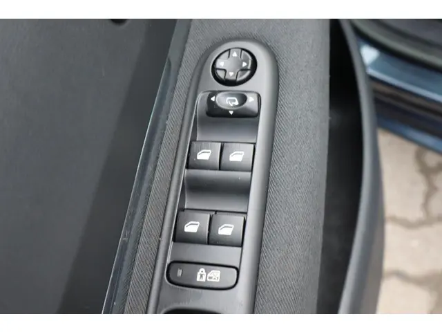 Peugeot 5008 1.6 VTi Blue Lease 5p. 2012 Benzine 21