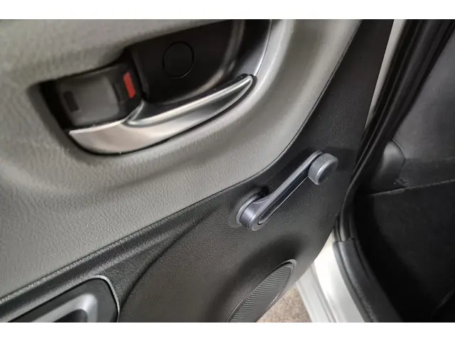 Toyota Yaris 1.5 Hybrid Aspiration 2018 Hybride Benzine 23