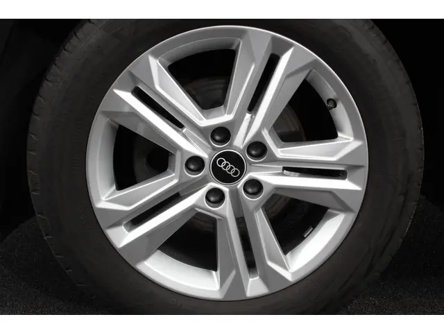 Audi Q2 35 TFSI 150pk S-tronic Prestige 2021 Benzine 2