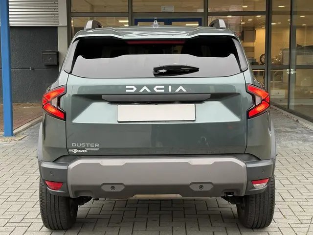 Dacia Duster 1.6 Hybrid Journey 2025 Hybride Benzine 10