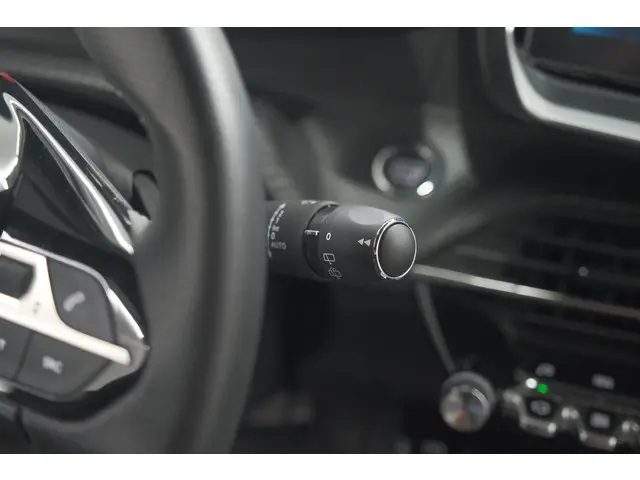 Peugeot 208 PureTech 131 EAT8 GT 2023 Benzine 40