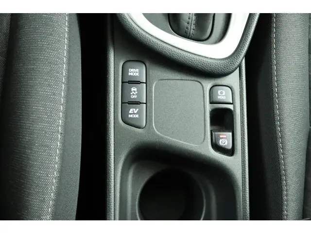 Toyota Yaris 1.5 Hybrid Active 2022 Hybride Benzine 38
