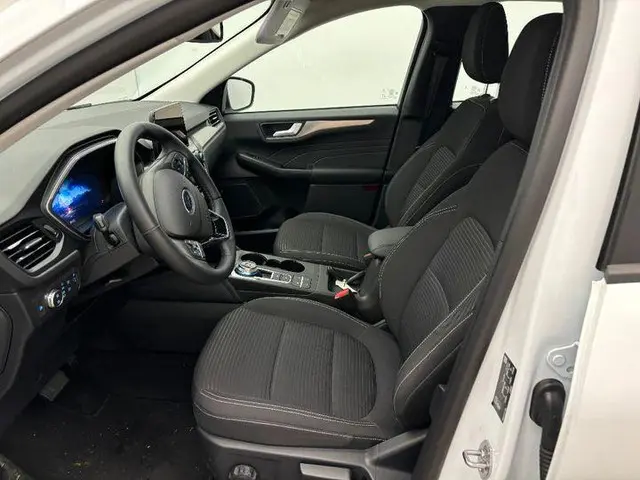 Ford Kuga 2.5 PHEV Titanium 2023 Hybride Benzine 8