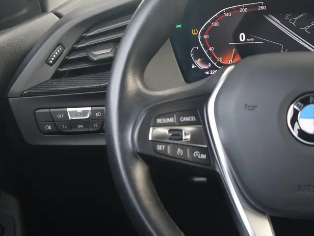 BMW 1 Serie 118i Introduction Edition 2023 Benzine 14