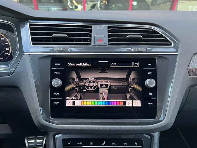 Volkswagen Tiguan 1.5 TSI R-Line Business+ 2023 Benzine 27