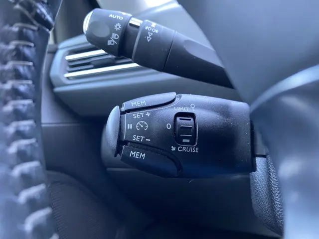 Peugeot 308 SW 1.2 e-THP Première 2014 Benzine 12