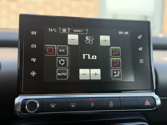 Citroën C4 Cactus 1.2 VTi Shine 2015 Benzine 17