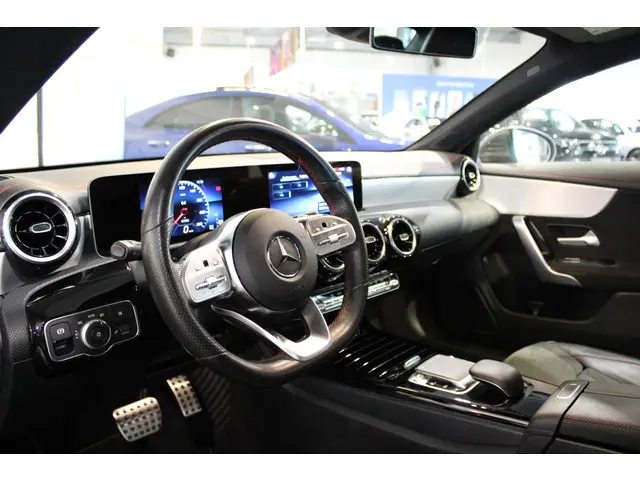 Mercedes-Benz CLA Coupé 180 Advantage 2019 Benzine 3