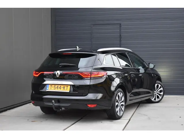 Renault Mégane Estate TCe 140 EDC Techno 2023 Benzine 3