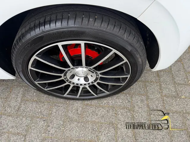 Peugeot 208 1.2 VTi Allure 2014 Benzine 15