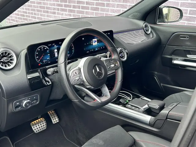 Mercedes-Benz GLA 250 e AMG Line 2022 Hybride Benzine 7