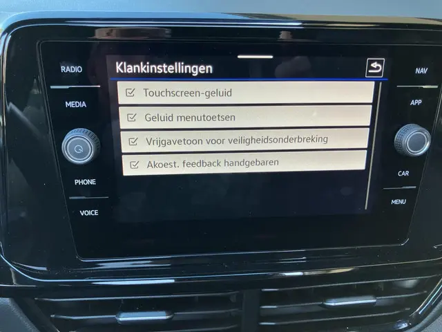 Volkswagen T-Roc 1.5 TSI R-Line Edition 2024 Benzine 37